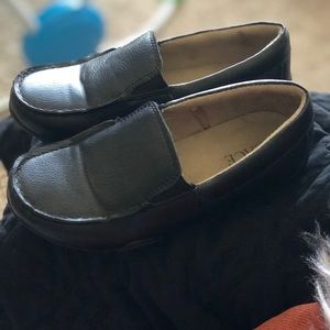 Children’s Place kids black loafers size 13